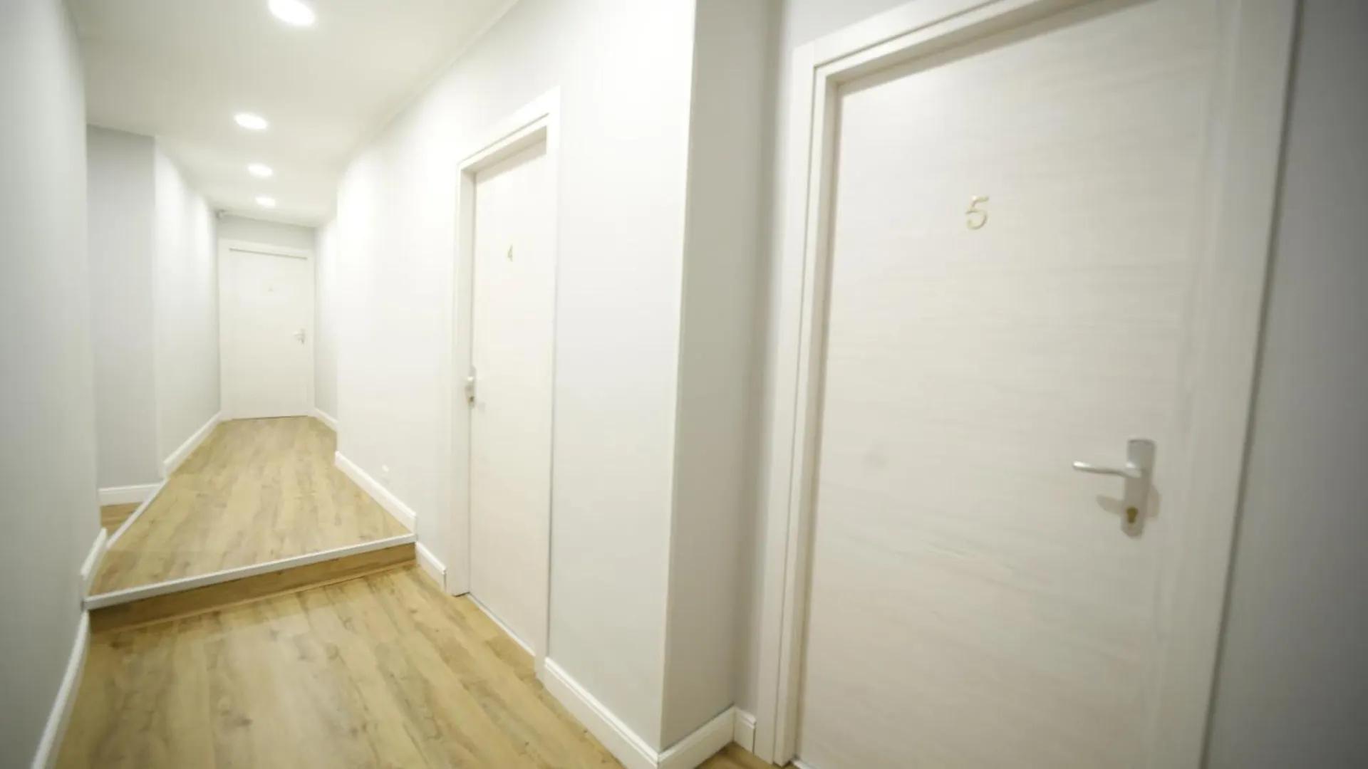 Al Quadrato D'Oro Rooms Κατάνια 2*,